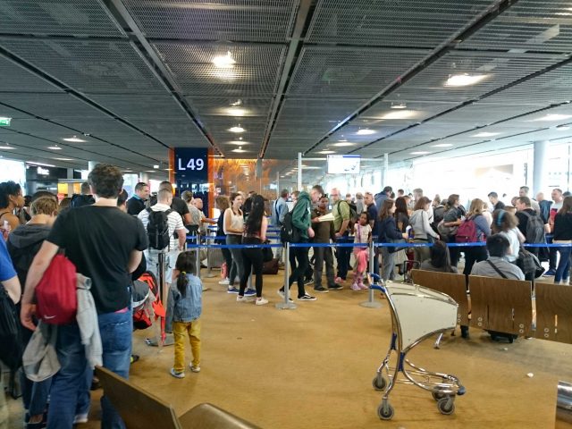 Aéroports de Paris : plusieurs syndicats appellent à une grève pour le 17 juillet