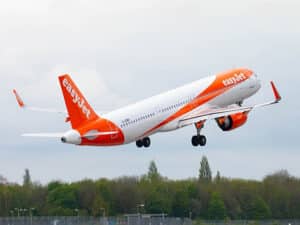 EasyJet poursuit son expansion à Prague et lance ses premiers vols vers Liverpool