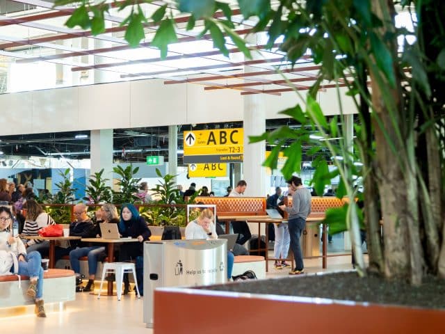 Amsterdam-Schiphol inaugure son Lounge 1 entièrement réaménagé et élargi